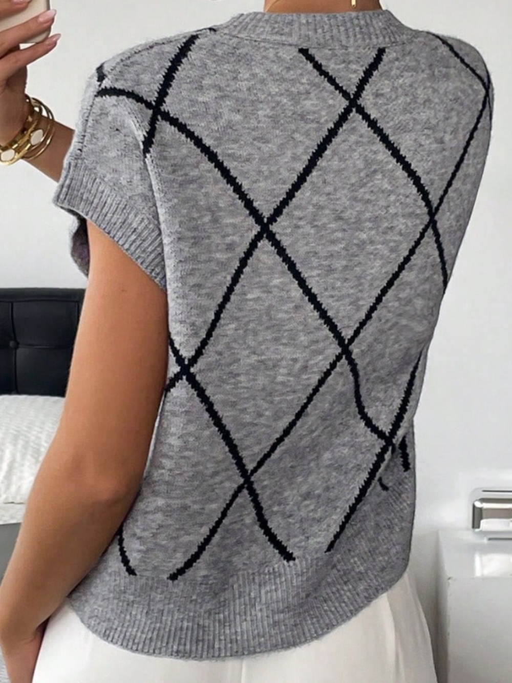Classic Bow Detail Round Neck Batwing Sleeve Knit top - Picture 7 of 9